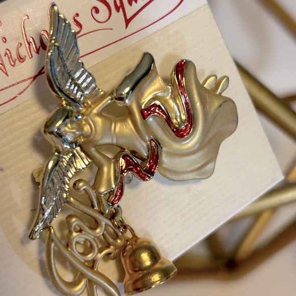 DANECRAFT Angel Christmas Joy Brooch - Picture 2 of 3